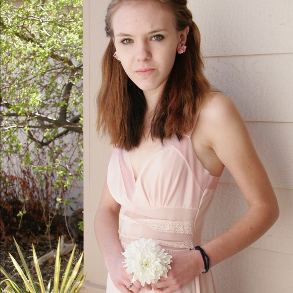 Vintage long nightgown size small - Picture 3 of 3